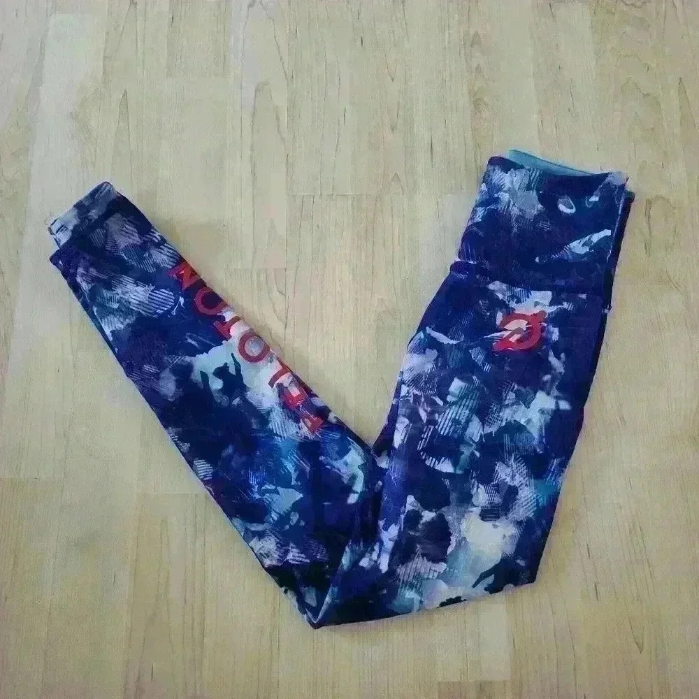 With peloton reversible leggings size xs